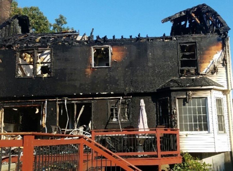 Perrita Salvó A Su Dueño Del Incendio De Su Casa De Una Forma Increíble!